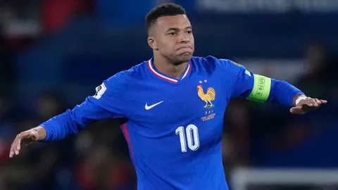 篮球之魂燃詹姆斯生辰夜，活塞挑战能否书写佳话？